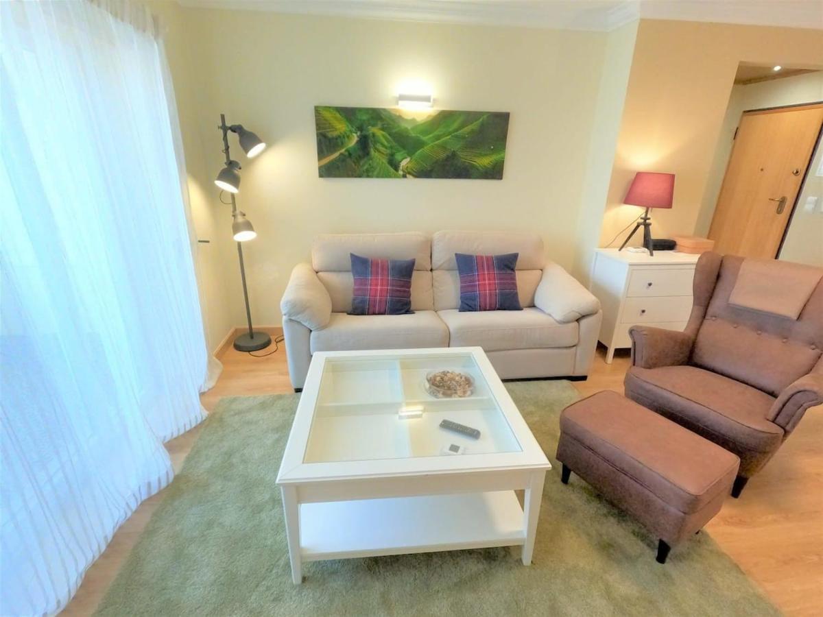 Carnaxide Modern T1 Apartment W Balcony In Carnaxide Oeiras Lisbon Eksteriør billede