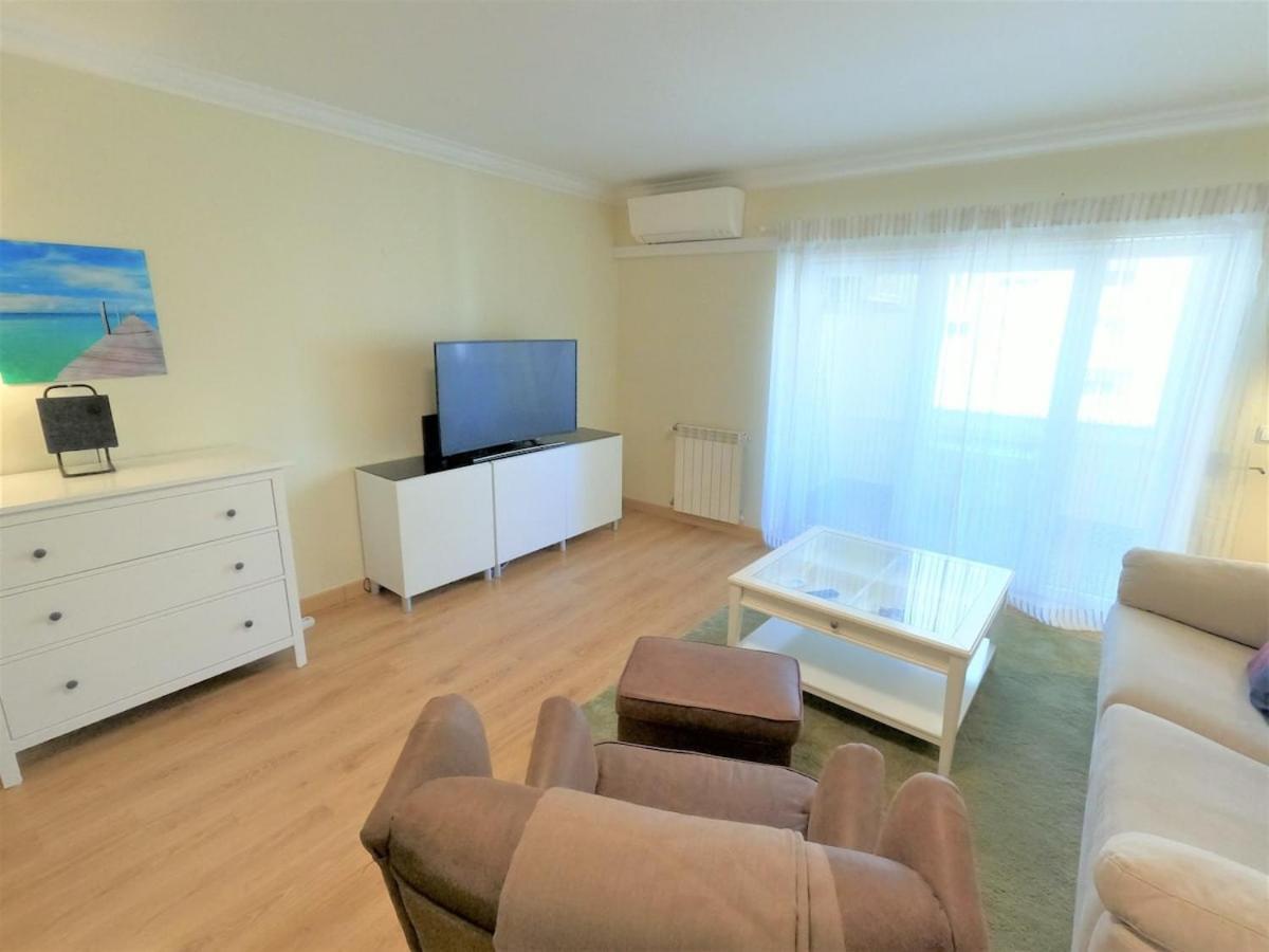 Carnaxide Modern T1 Apartment W Balcony In Carnaxide Oeiras Lisbon Eksteriør billede