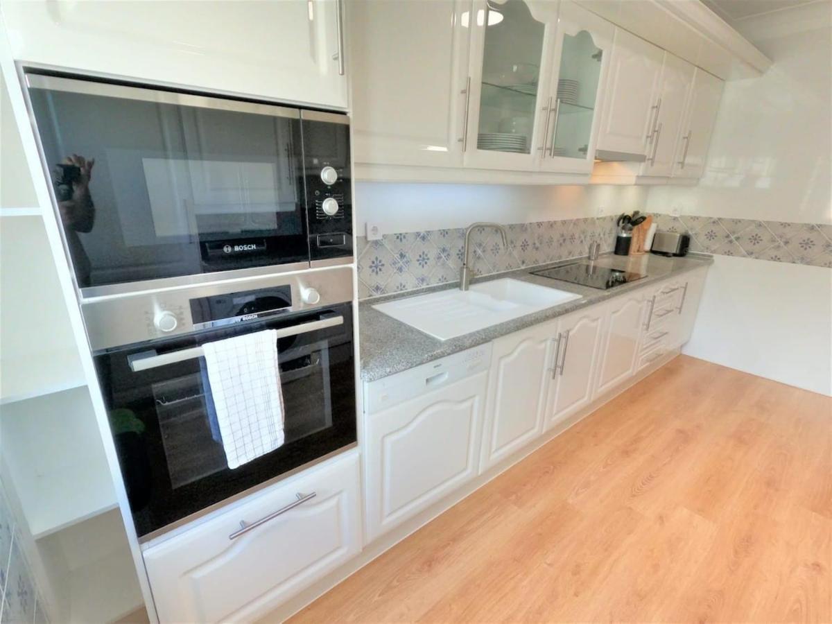 Carnaxide Modern T1 Apartment W Balcony In Carnaxide Oeiras Lisbon Eksteriør billede