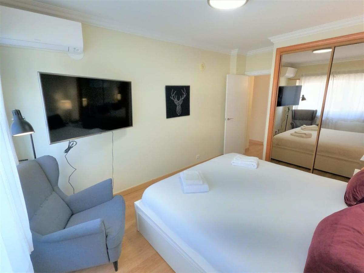 Carnaxide Modern T1 Apartment W Balcony In Carnaxide Oeiras Lisbon Eksteriør billede