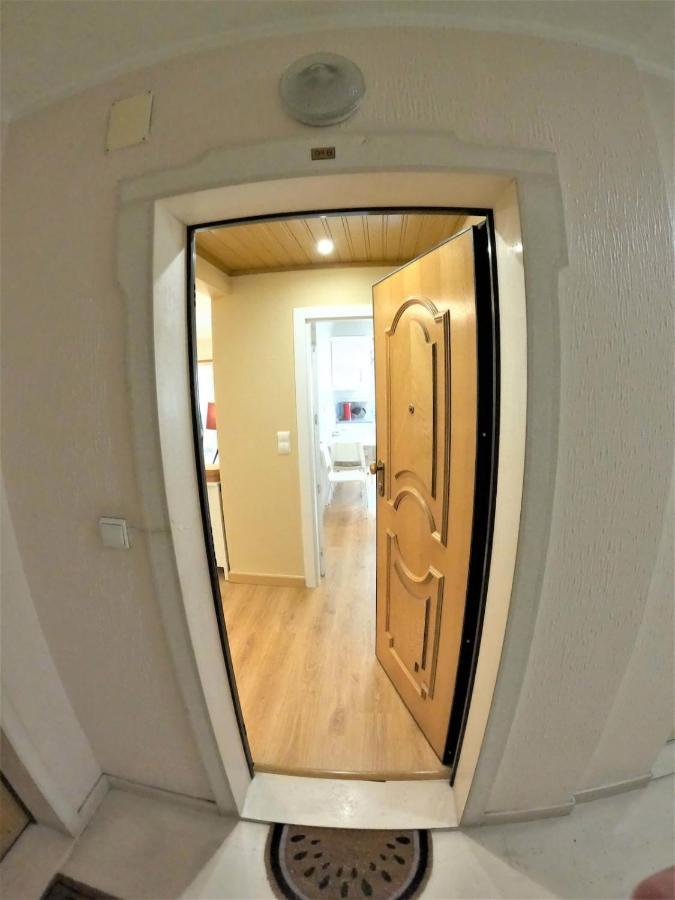 Carnaxide Modern T1 Apartment W Balcony In Carnaxide Oeiras Lisbon Eksteriør billede